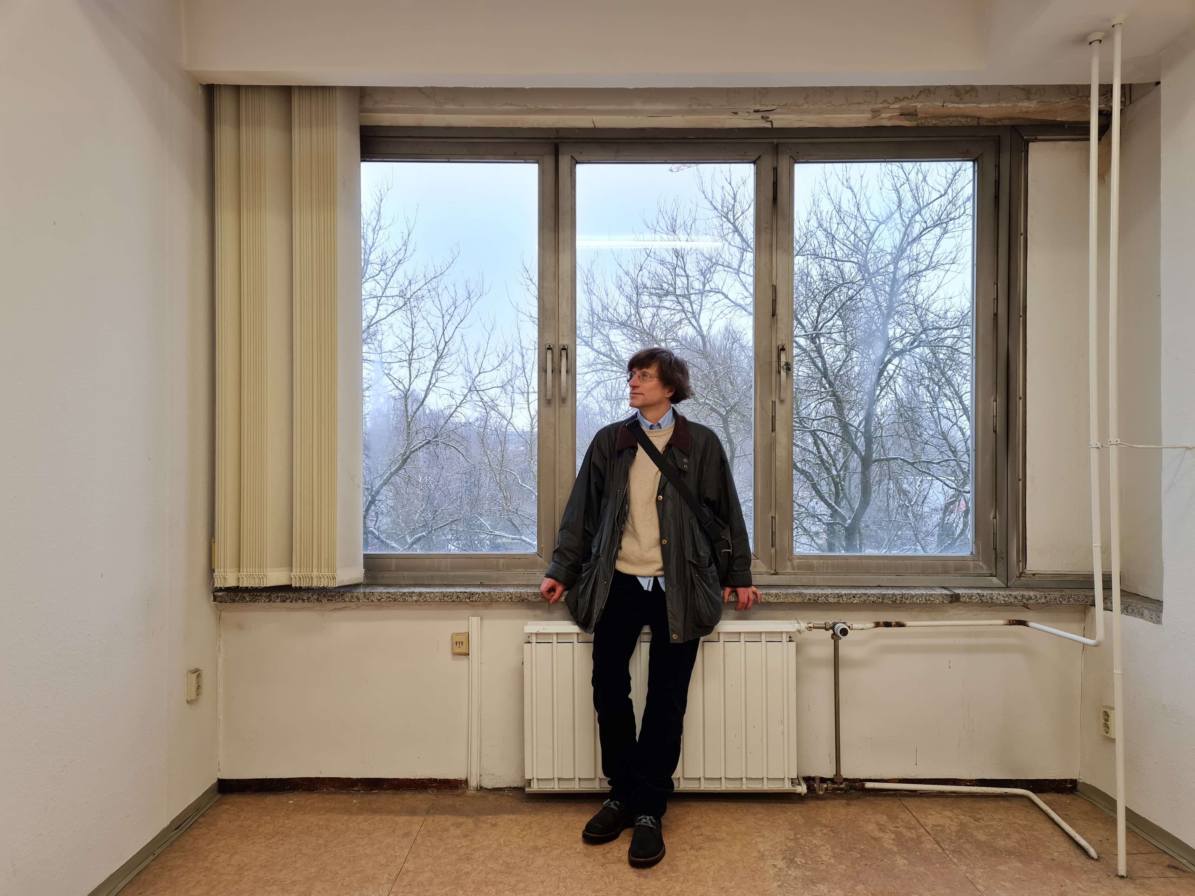 Dirk Walther im Gebäude der ehemaligen Akademie der Wissenschaften der DDR